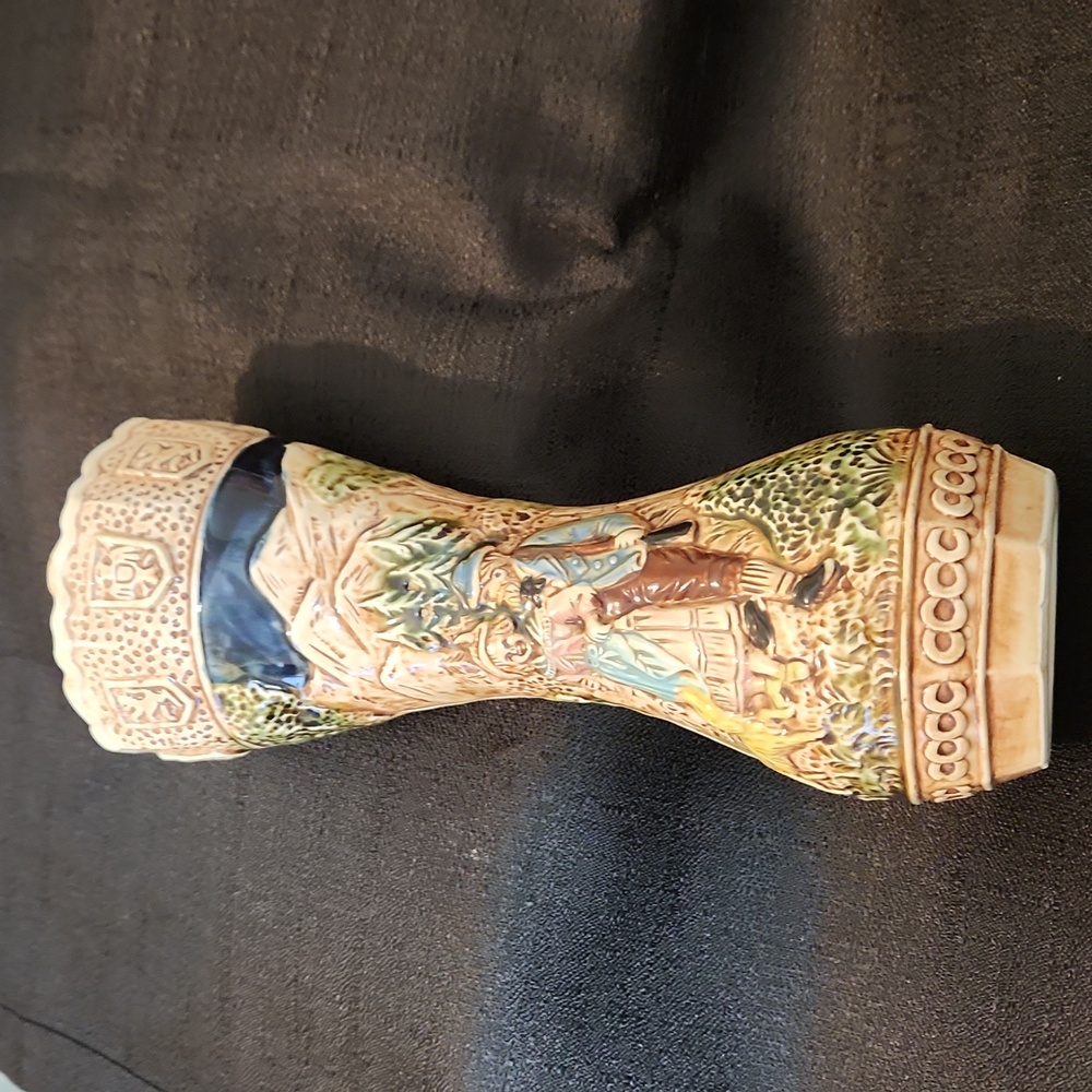 VINTAGE ROYAL SEALY VASE. JAPAN. GOOD CONDITION.